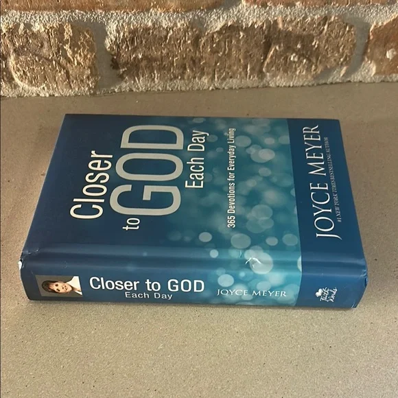 NEW Closer to God Devotional Book by Joyce Meyer Hardcover 2015 - Picture 3 of 5
